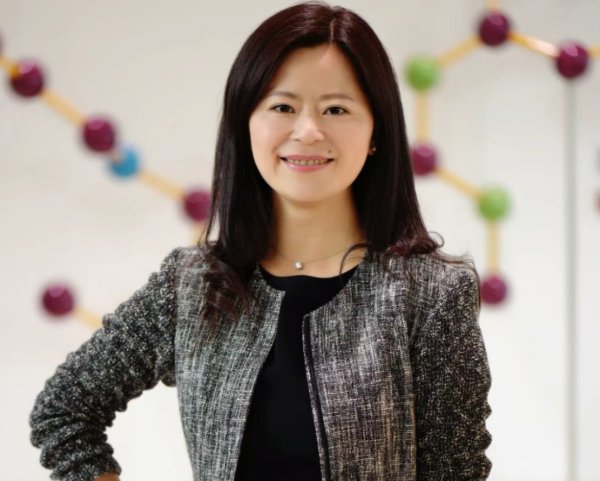 胜亿优配 阿斯利康华人女高管离职加盟本土巨头！医药行业格局生变