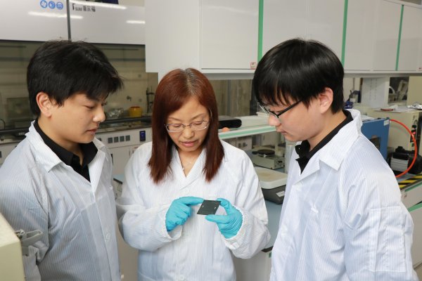 威贤配资 我国科研人员在无机光伏材料薄膜化领域取得新进展